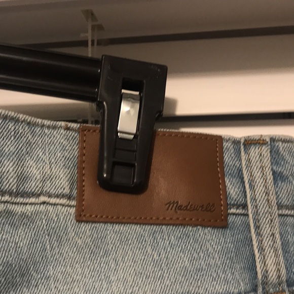 Madewell The High Rise Slim Crop Boyjean distressed at knees and hem Size 25 EUC - Picture 3 of 8